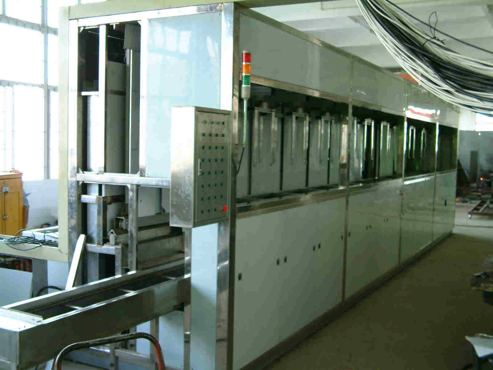 全自動(dòng)精密五金超聲波清洗機(jī)